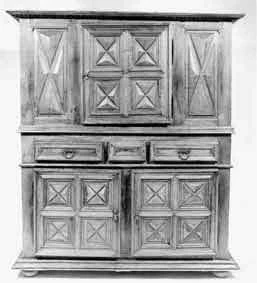Armoire 3 portes de mobilier ancien référencé: ID1 1101